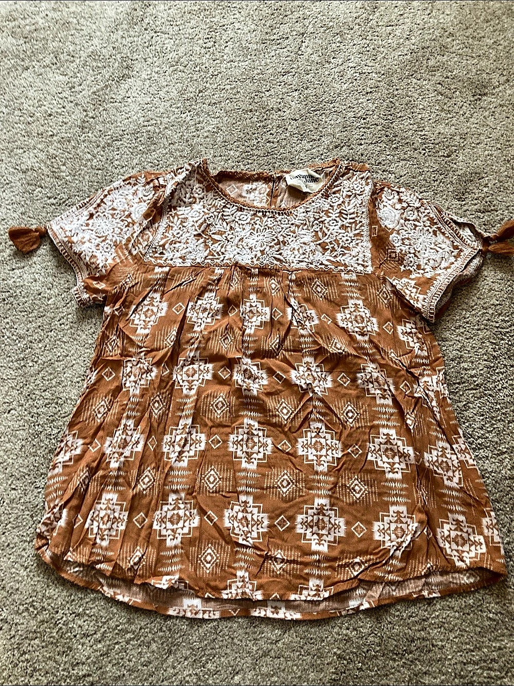 Savanna Jane Women'Small Geometric Brown & White Top Size Small